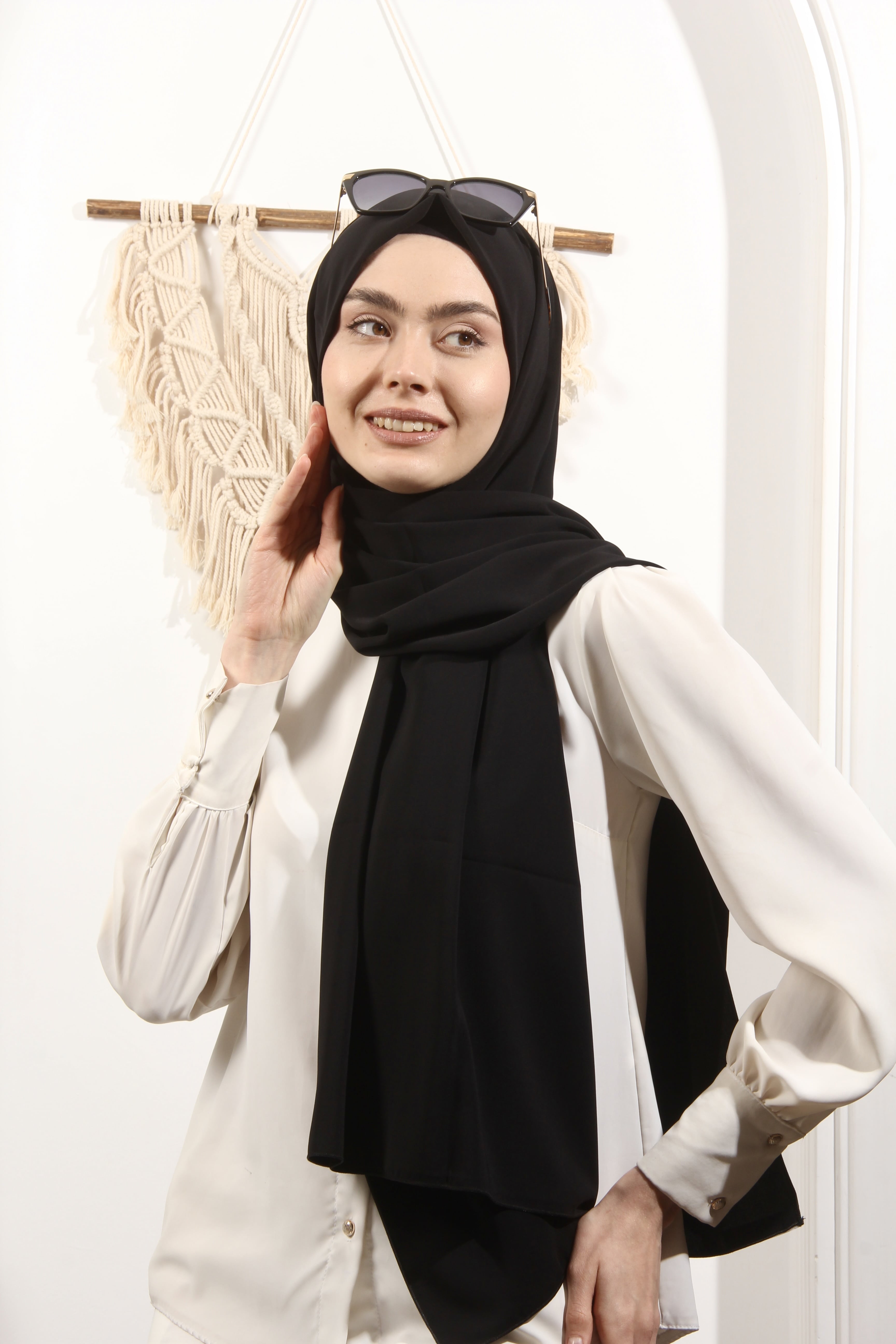 Ay Mina by Dilek Akhisarlı 8612-07 İpek Pamuk Siyah Şal