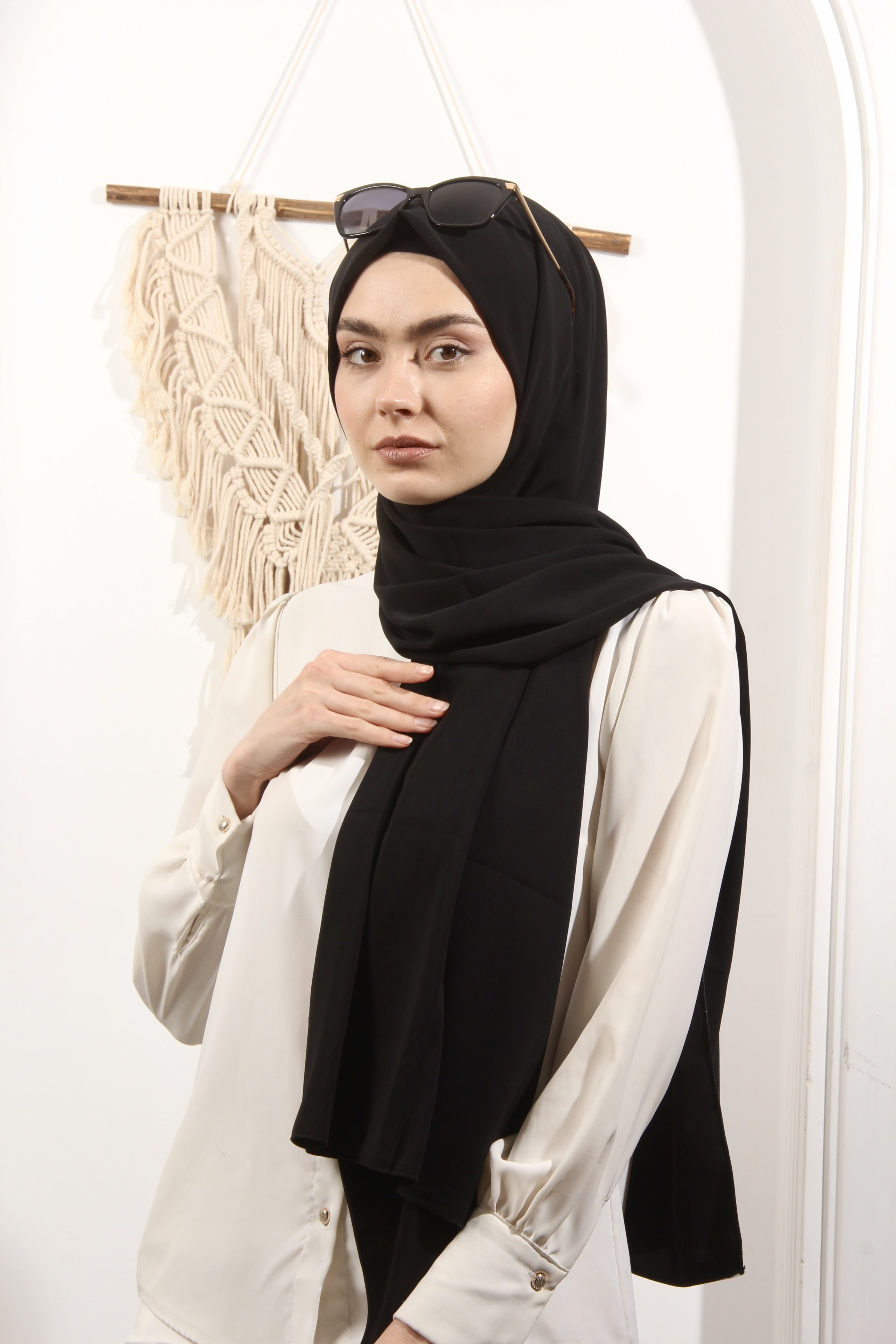 Ay Mina by Dilek Akhisarlı 8612-07 İpek Pamuk Siyah Şal