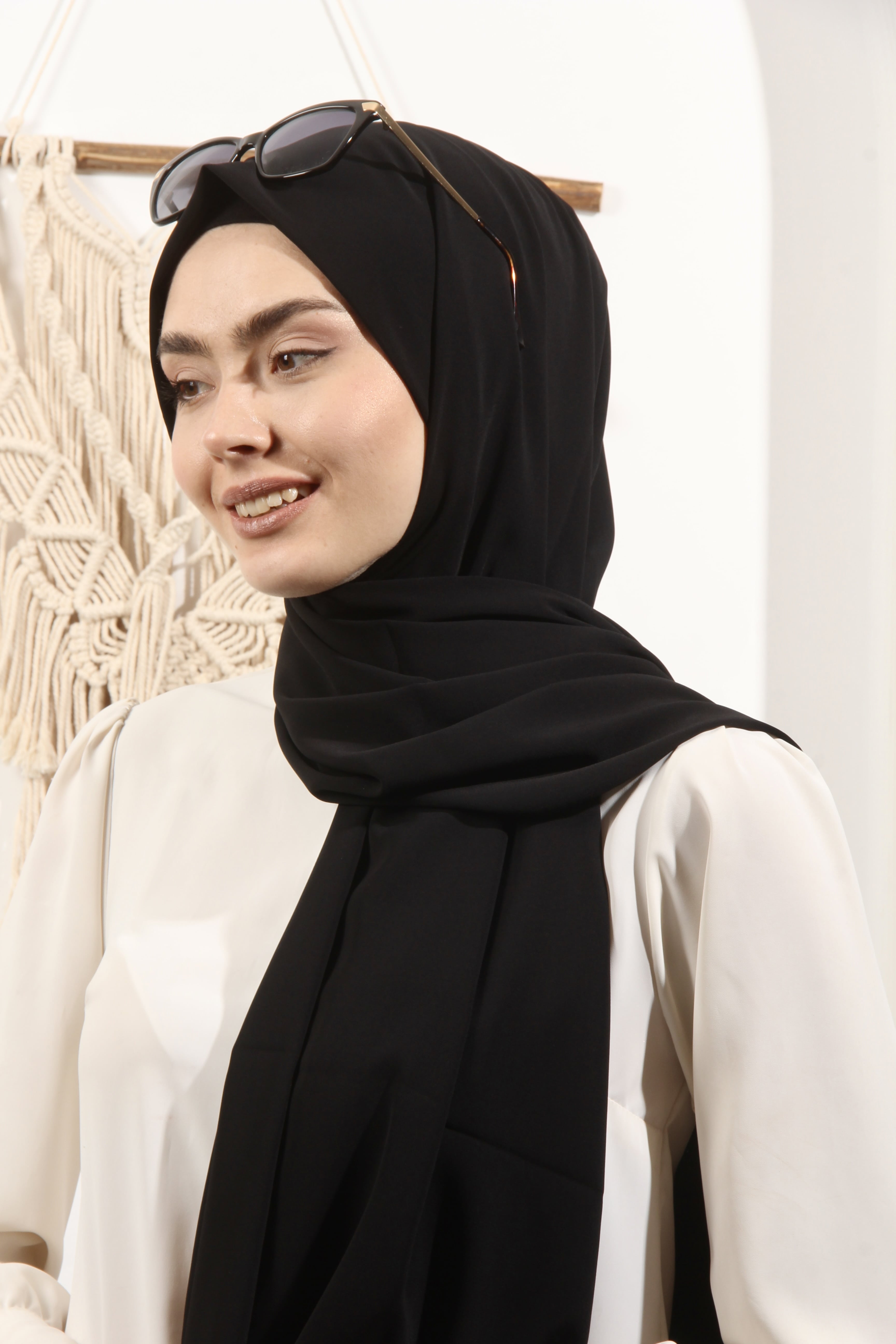 Ay Mina by Dilek Akhisarlı 8612-07 İpek Pamuk Siyah Şal